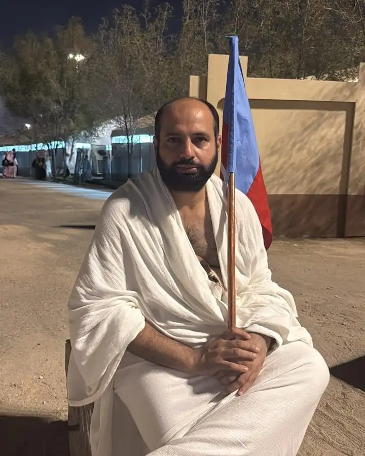 CEO Saqib Abeer waiting outside the Arafat camps to receive the pilgrims