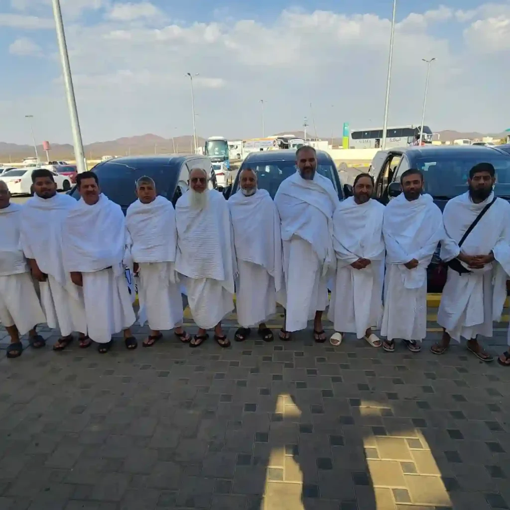 Hujjaj Traveling from Madinah to Makkah on Private Transport